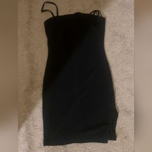 black bodycon dress